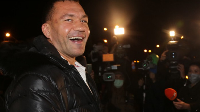 Топло посрещане на Кубрат Пулев в София: Падам, ставам, изтупвам се и продължавам!